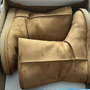 Arizona Jean Company Tan Ankle Boots